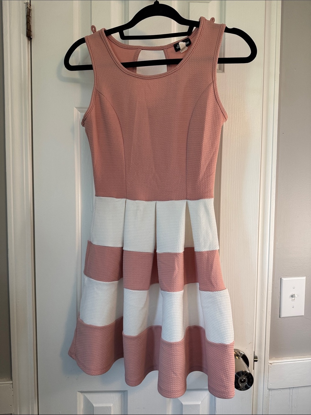 Fashion Magazine Pink Textured Sleeveless Dress (26)